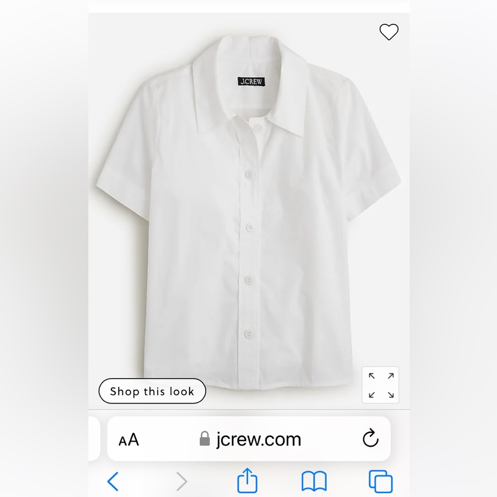 Woman’s white cotton button top